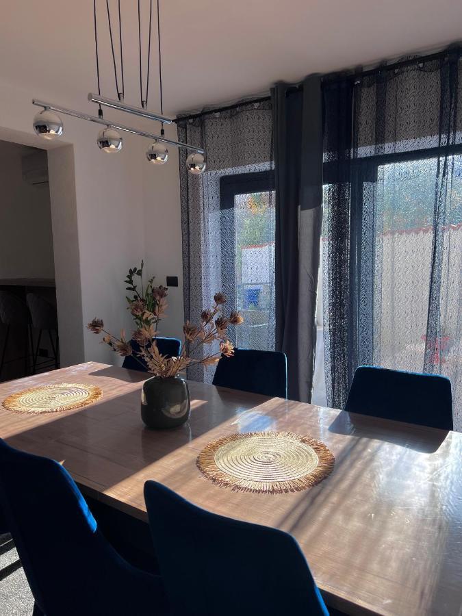 Betty Apartments Borik - Whole Ground Floor Rovigno Esterno foto